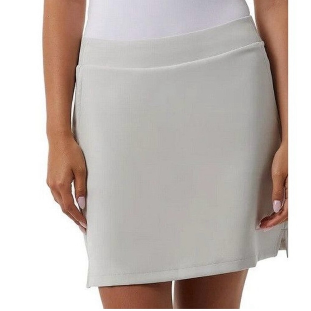 32 Degrees Women's Skort Light Gray, Size Small, 2 Pockets, Stretch Fabric NWT